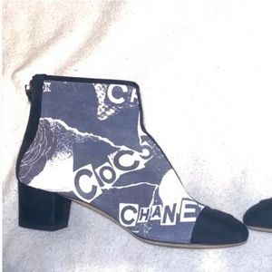 2020 Chanel navy blue Suede graffiti logo ankle boots